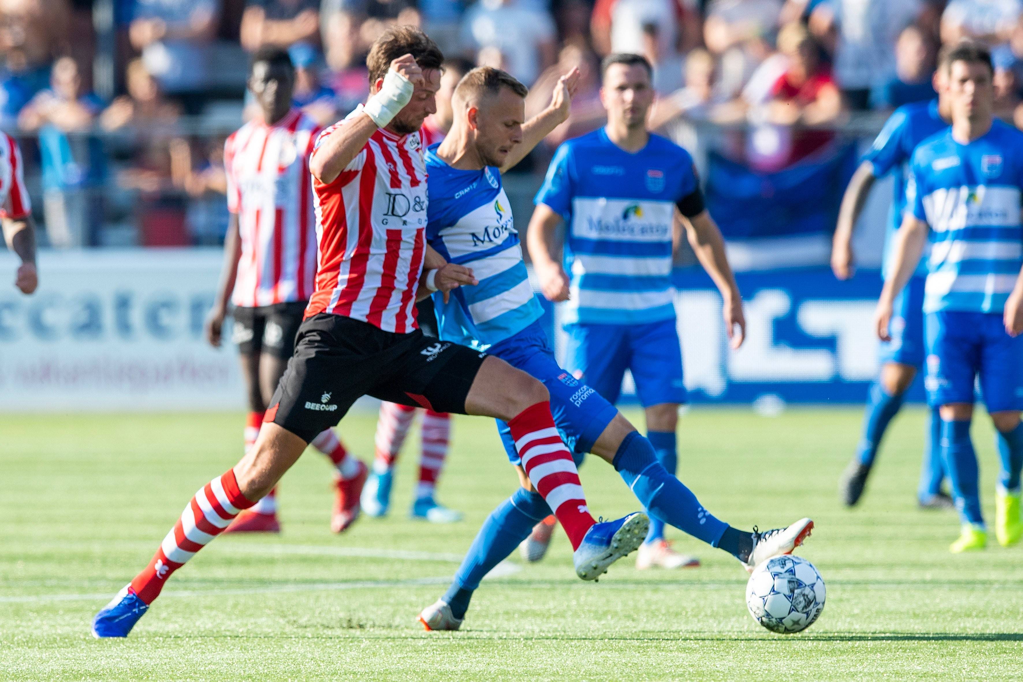 足球运动员 足球运动员